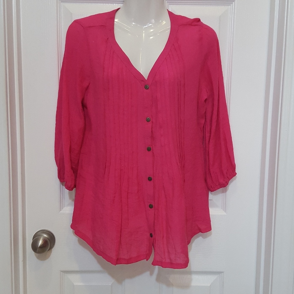 Dressbarn PinTuck 3/4 Sleeve Buttom Down Blouse